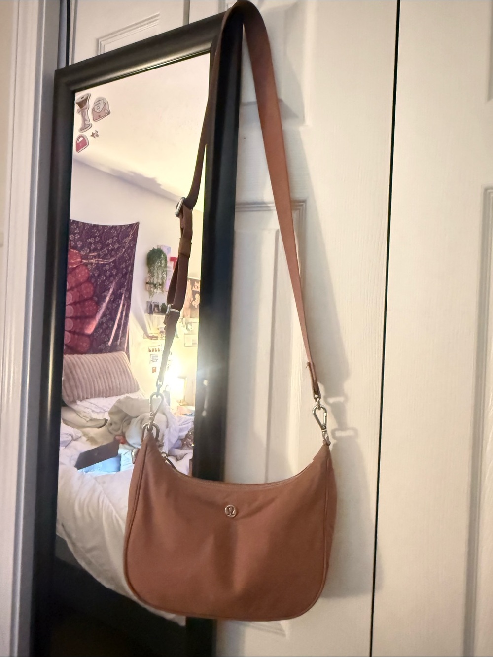 Lululemon Women's Shoulder Bag in Mauve
